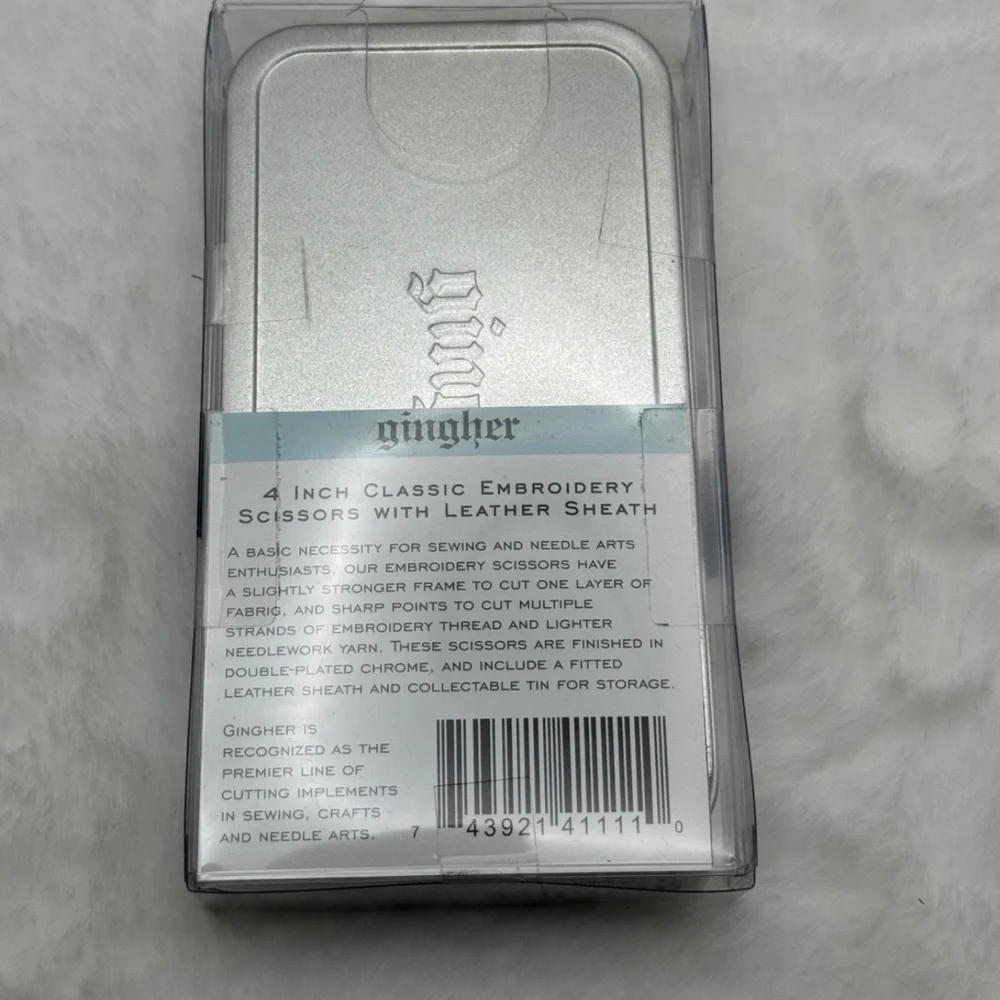 Gingher 4" Classic Embroidery
Scissors w/ Tin Case | New - Picture 3 of 5